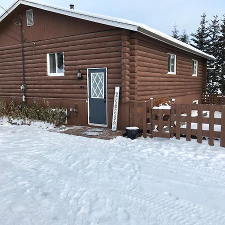 Our Cabin Bed & Breakfast Yellowknife Eksteriør bilde