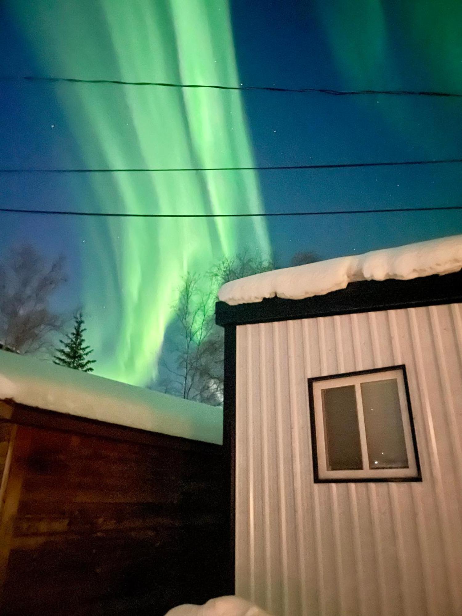 Our Cabin Bed & Breakfast Yellowknife Eksteriør bilde