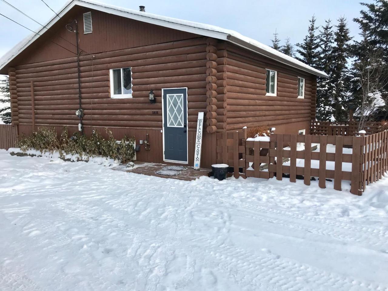 Our Cabin Bed & Breakfast Yellowknife Eksteriør bilde