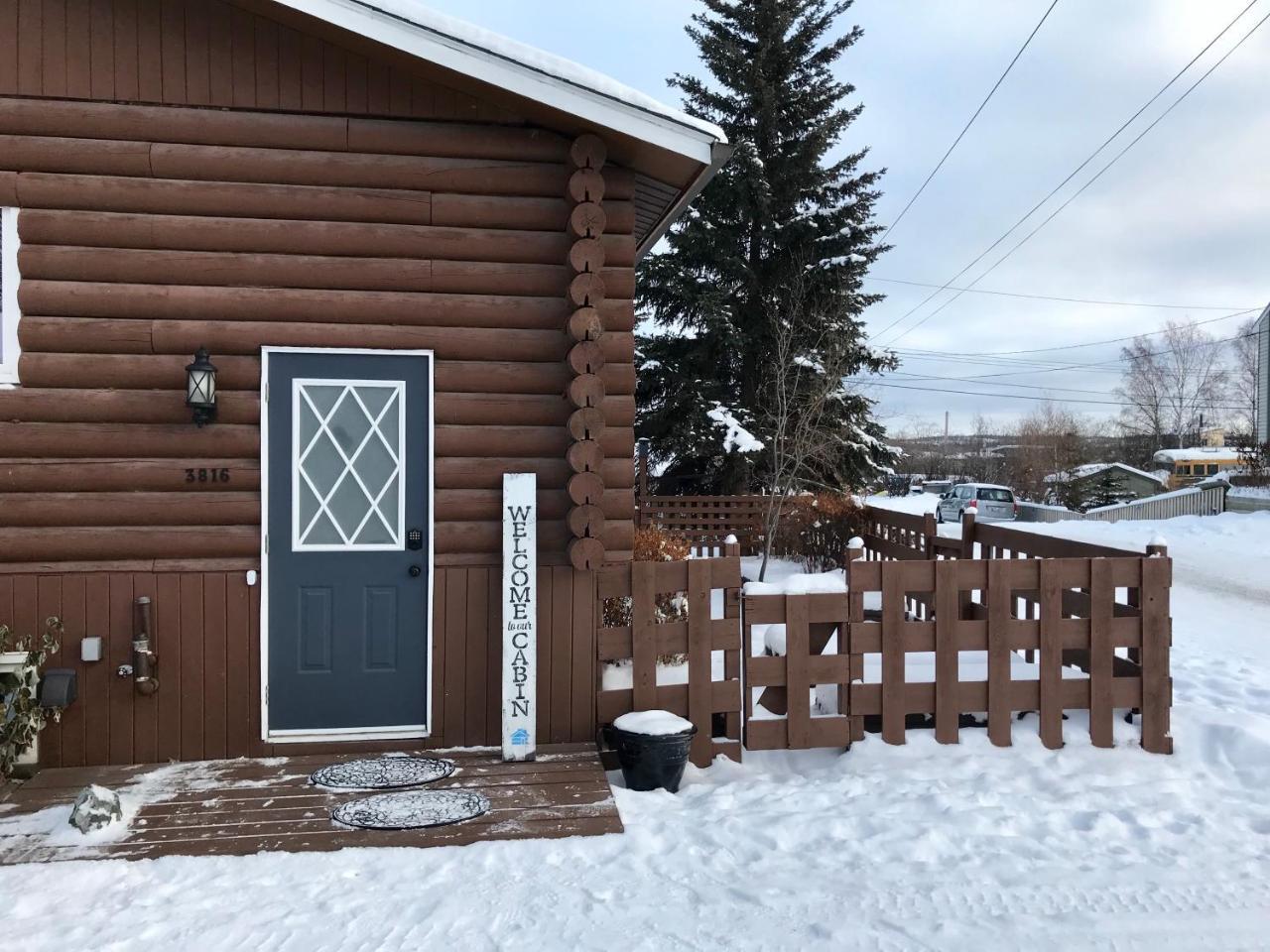 Our Cabin Bed & Breakfast Yellowknife Eksteriør bilde