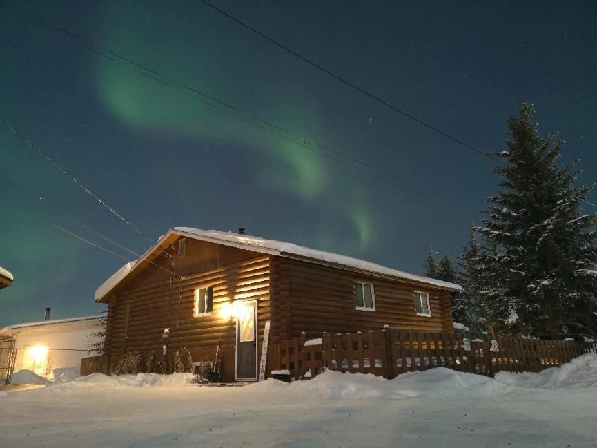 Our Cabin Bed & Breakfast Yellowknife Eksteriør bilde